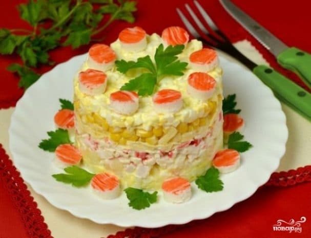 Салат з ракавымі палачкамі
