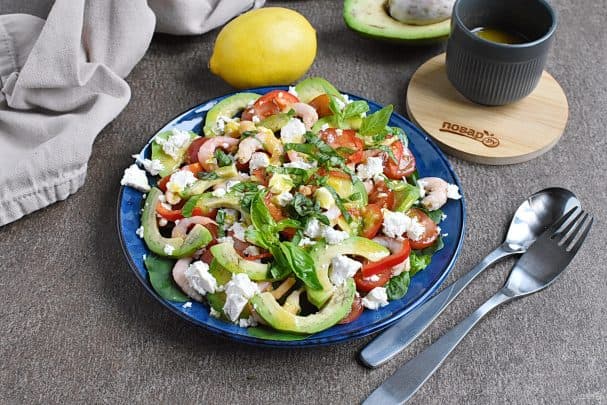 Shrimp salad with avocado and cherry tomatoes