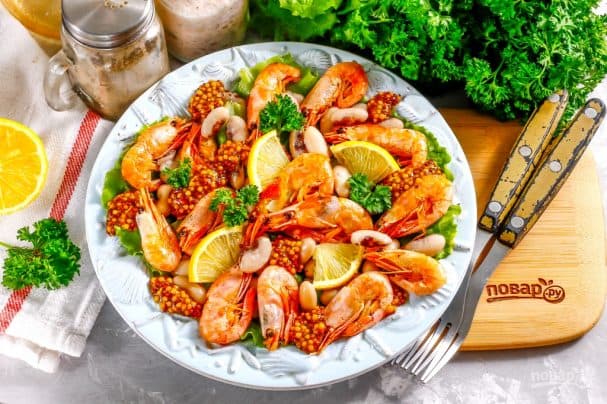 Shrimp and bean salad