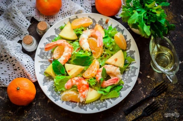Shrimp and tangerine salad