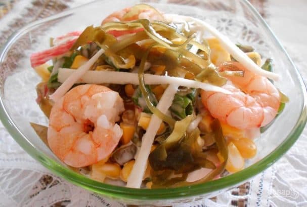 Shrimp and seaweed salad