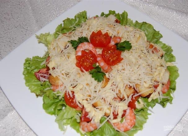 Shrimp and tomato salad