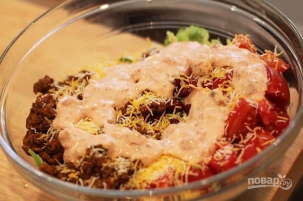 Салат з мясам і фасоллю