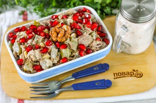 Салата з мясам і воласкімі арэхамі