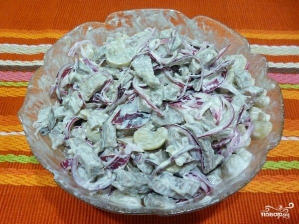Beef salad with boiled beef
