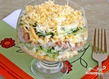 Салат з печанню траскі і рысам