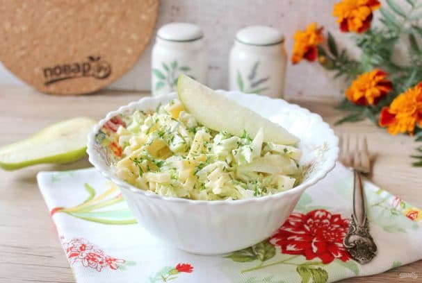 Salad with Chinese cabbage and pear
