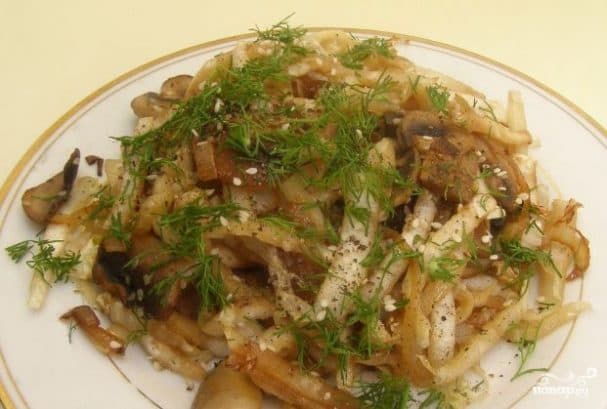 Салат с пекинской капустой и свежими грибами