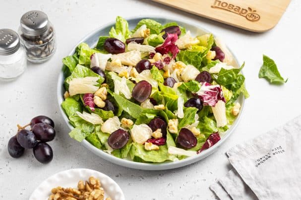 Grapefruit and grape salad