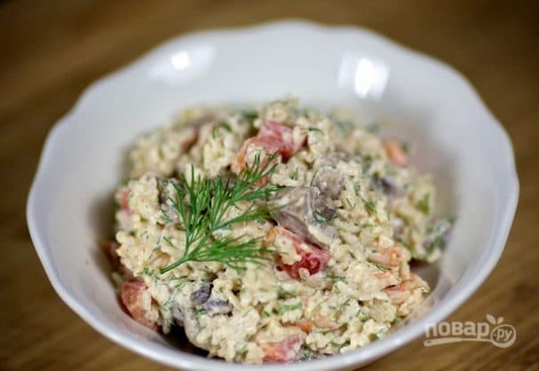 Salad with tiger shrimp