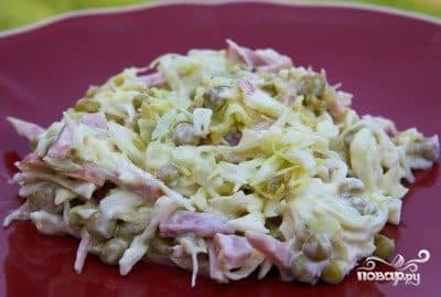 Салат з шынкай і капустай