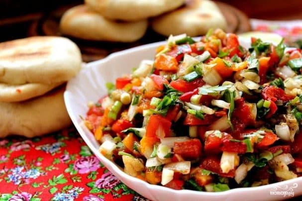 Salad with roasted vegetables