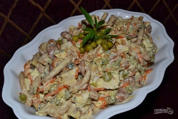 Салат с курицей и грибами