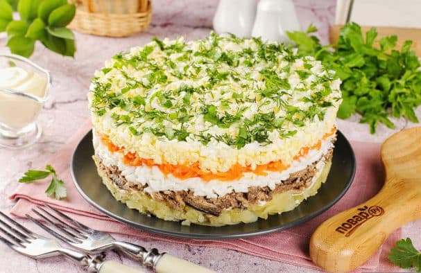 Салат са шпротамі, бульбай і морквой