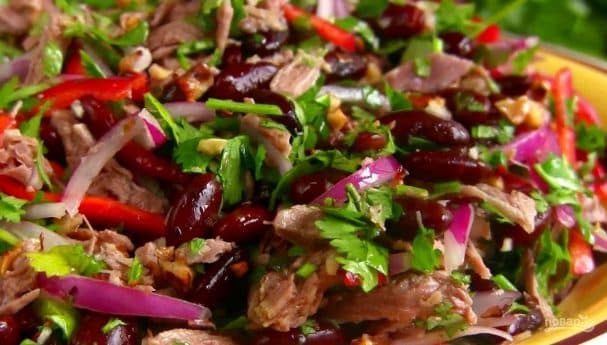 Салат с фасолью и говядиной