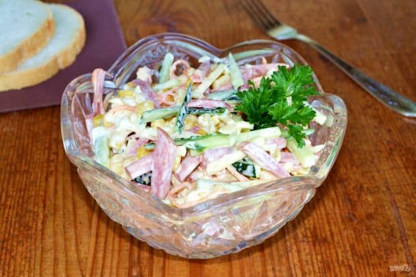 Салат с колбасой и корейской морковью