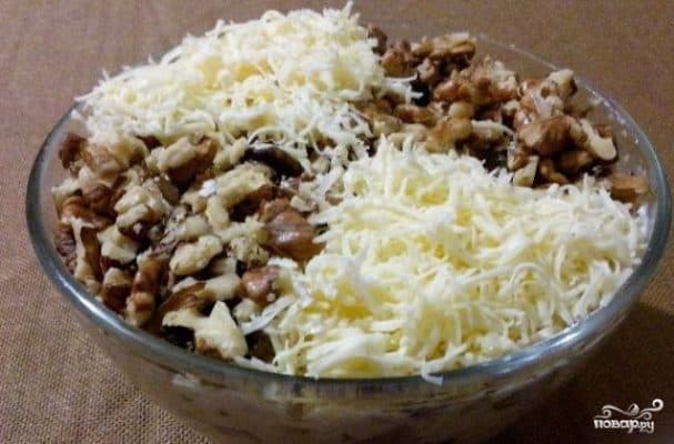 Салат с курицей и грибами