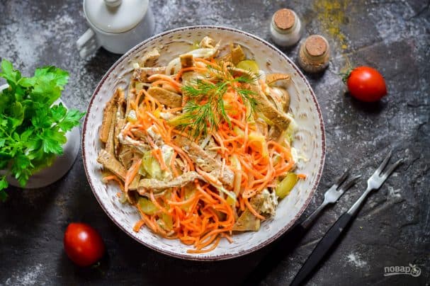 Салат з курынай печанёю