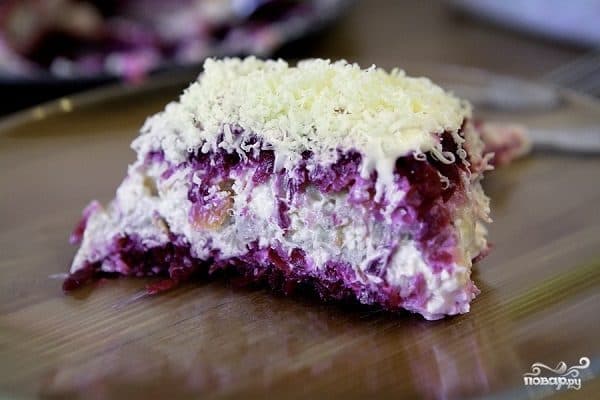 Herring under a fur coat with cheese