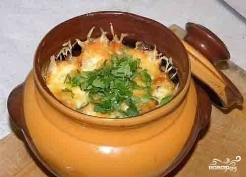 Шампиньоны с картошкой в горшочках