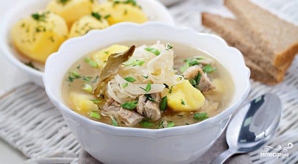 Щи из кислой капусты со свининой