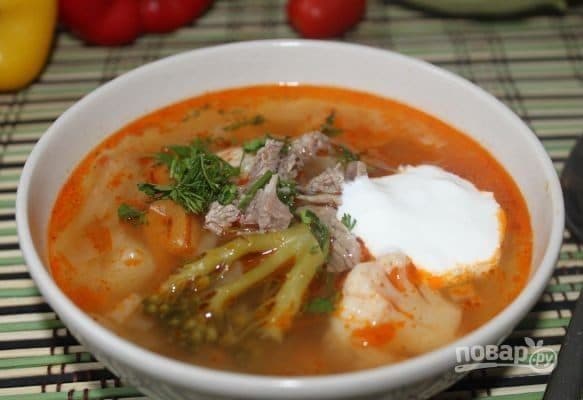 Cabbage soup with cauliflower