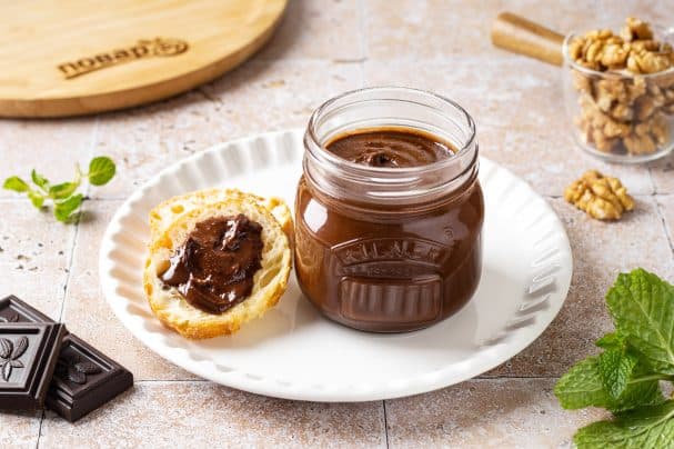 Шакаладна-арэхавая паста з вялікіх арэхаў