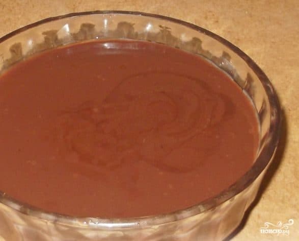 Chocolate cream with cherries