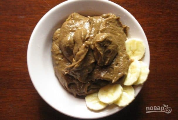 Chocolate mousse with avocado