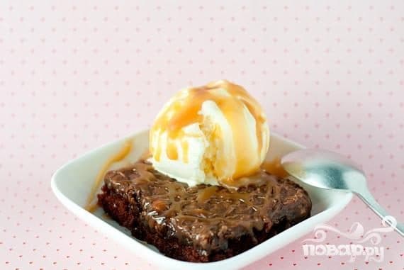 Chocolate Cake with Nut Glaze