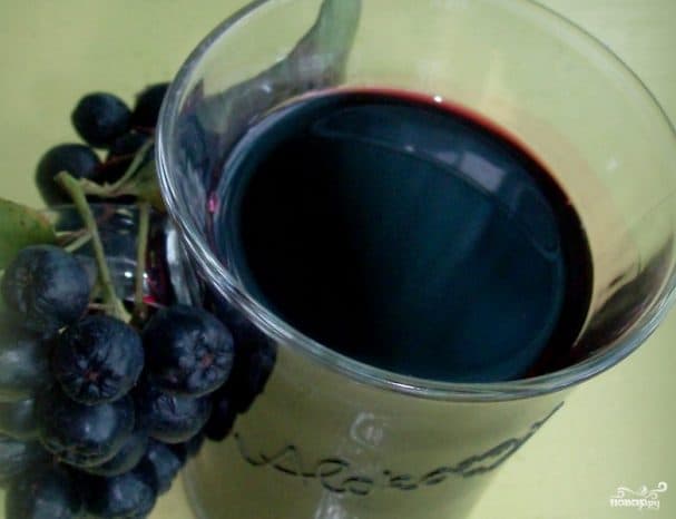 Black chokeberry syrup