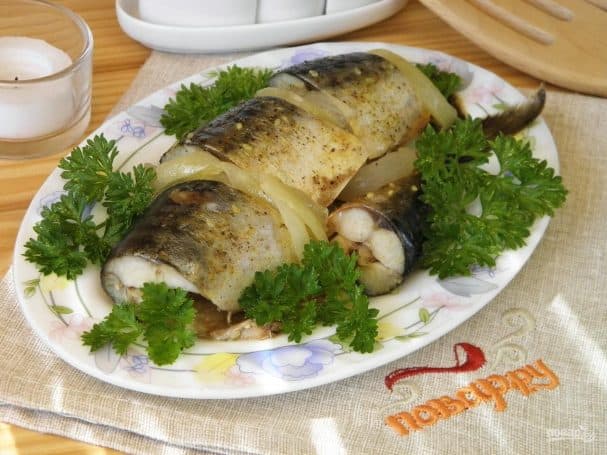 Скумбрыя ў мультыварцы на пару
