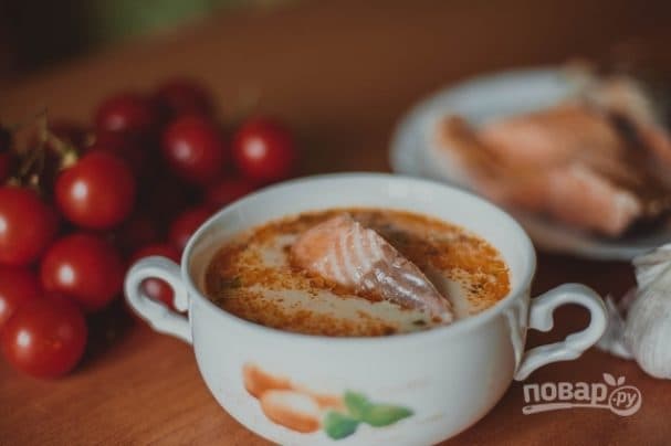 Creamy salmon soup
