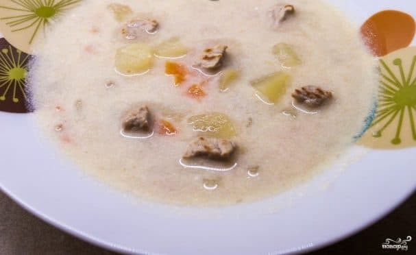Creamy soup with pork