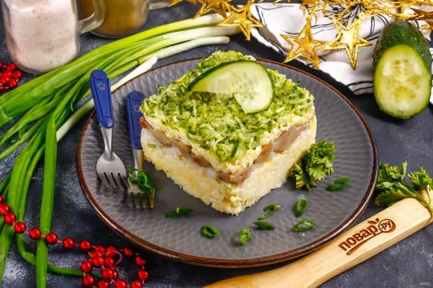 Layered salad with smoked mackerel