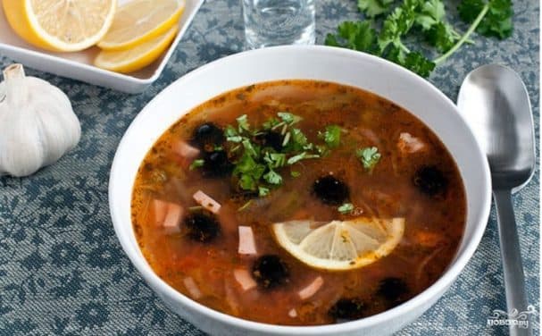 Tatar-style solyanka
