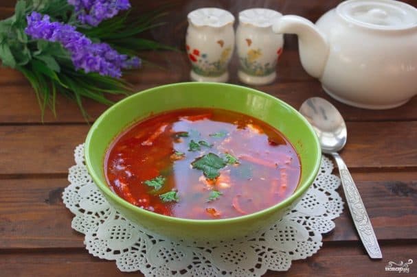 Солянка з куркою та ковбасою