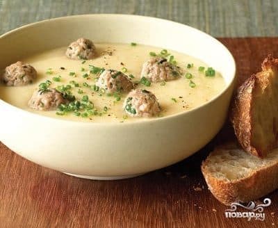 Zucchini and cauliflower puree soup