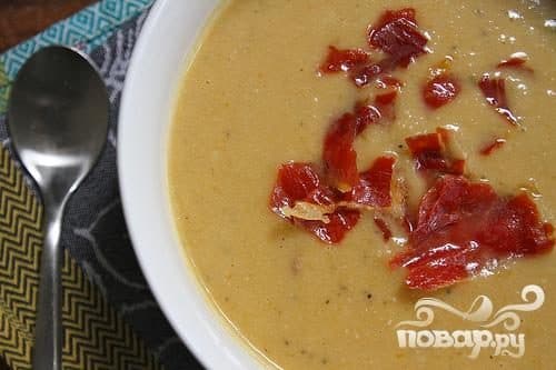Bean and ham puree soup
