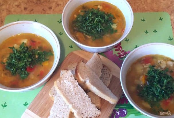 Суп із сочевиці з куркою та овочами