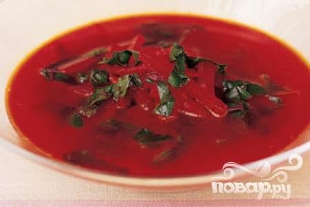 Суп з буракоў з памідорамі і спецыямі