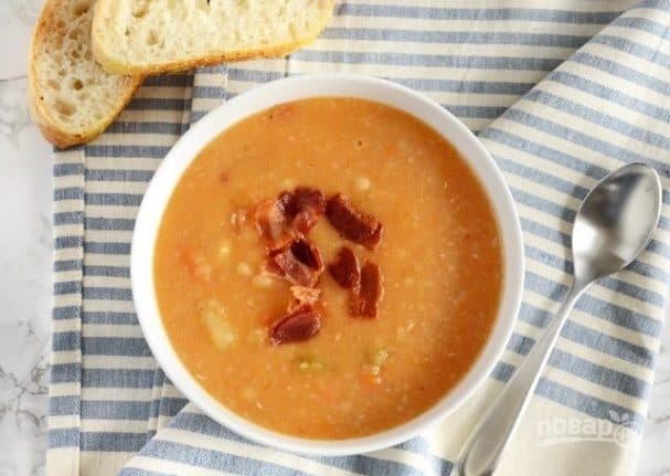 Суп с белой фасолью и беконом