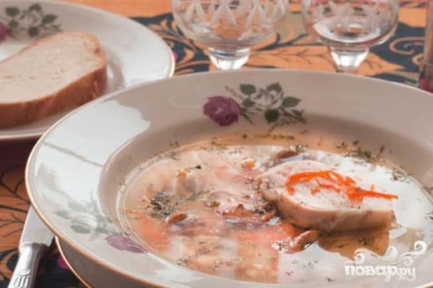Суп з фарфелем і шампіньйонами