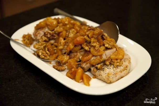 Pork with apricots