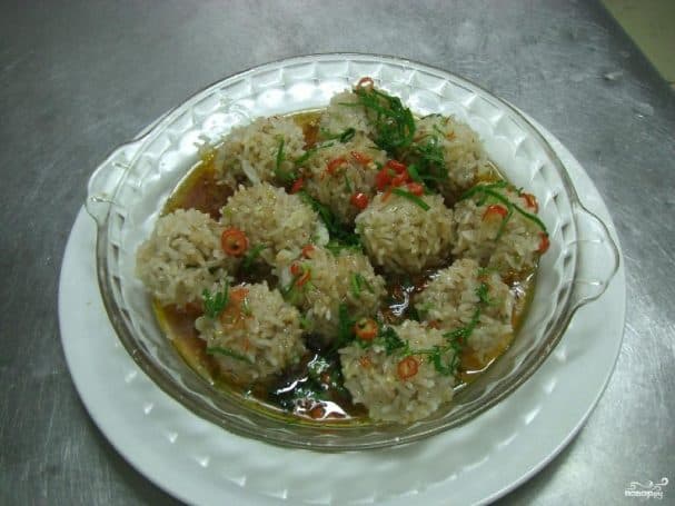 Meatballs in a steamer