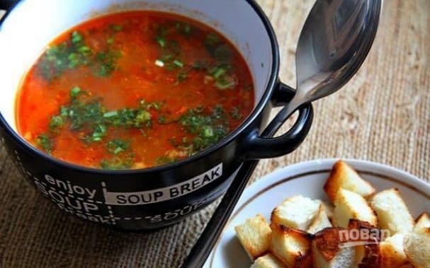 Tomato soup with chicken