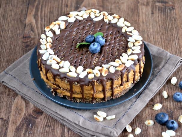 No-bake cookie cake