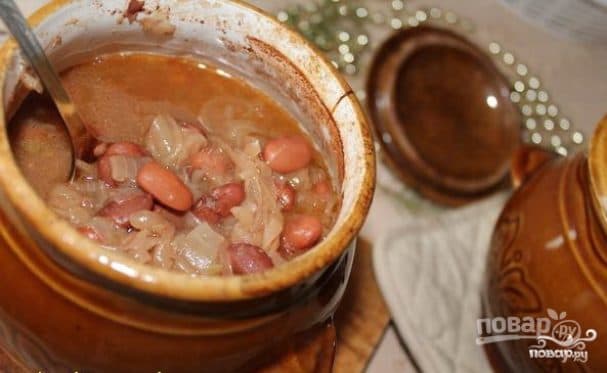 Тушеная фасоль в горшочке