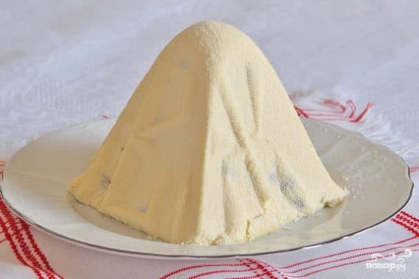 Cottage cheese Easter cake with sesame