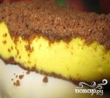 Cottage cheese casserole with chocolate streusel